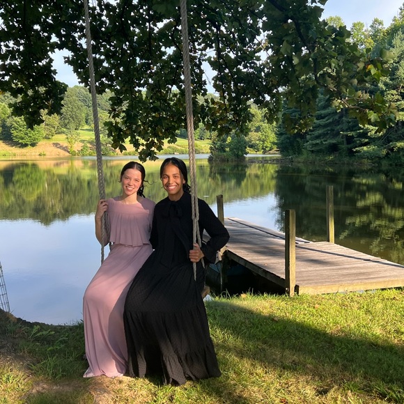 Meet your Posher, Laura - Picture 4 of 5